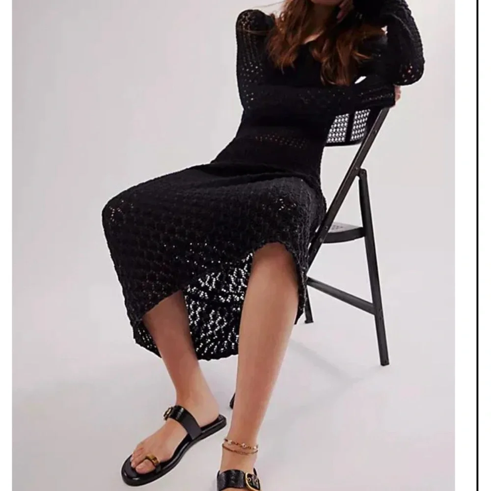 Gorgeous, Free People TemperaturesRising Sandals in black❤️ - Picture 2 of 5
